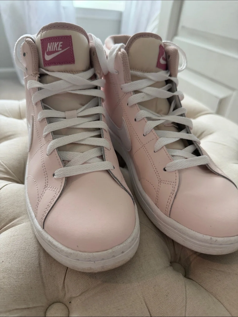Nike mid top
